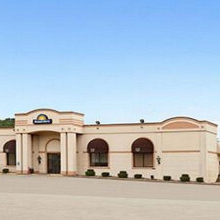 Days Inn By Wyndham Butler Conference Center Exterior foto