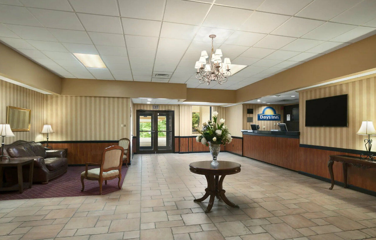 Days Inn By Wyndham Butler Conference Center Exterior foto